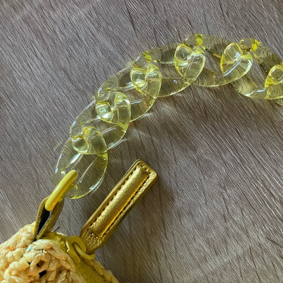 Kurt Geiger Lemon Yellow Metallic Purse with Crossbody Strap and Coin Purse - Picture 2 of 6